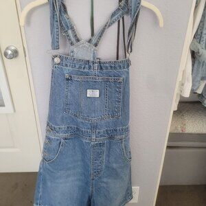 Levis shortalls